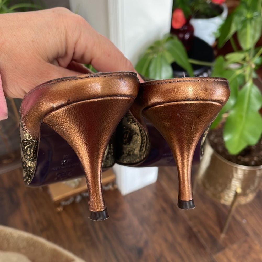 Donald J Pliner satin mules , size 8.5 - Picture 3 of 5
